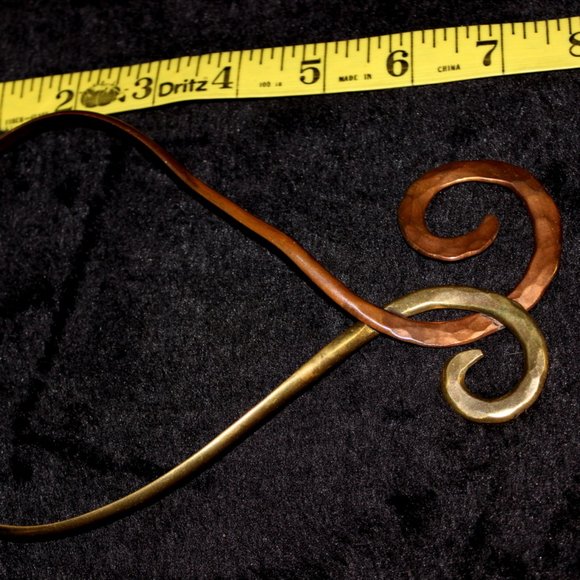 Brass and copper look metal modernist swirl necklace - Picture 3 of 4